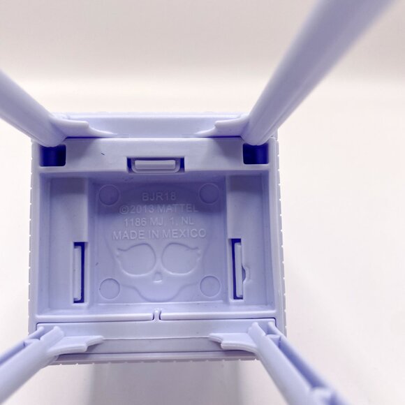 Monster High High-Back Chair Accessory – Lavender “MH” Throne - Free with Doll - Picture 5 of 5